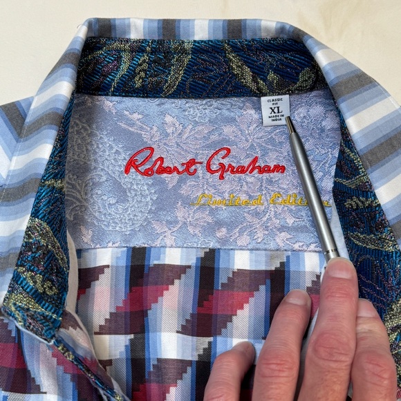 Robert Graham, limited edition, long sleeved button up - Picture 7 of 11
